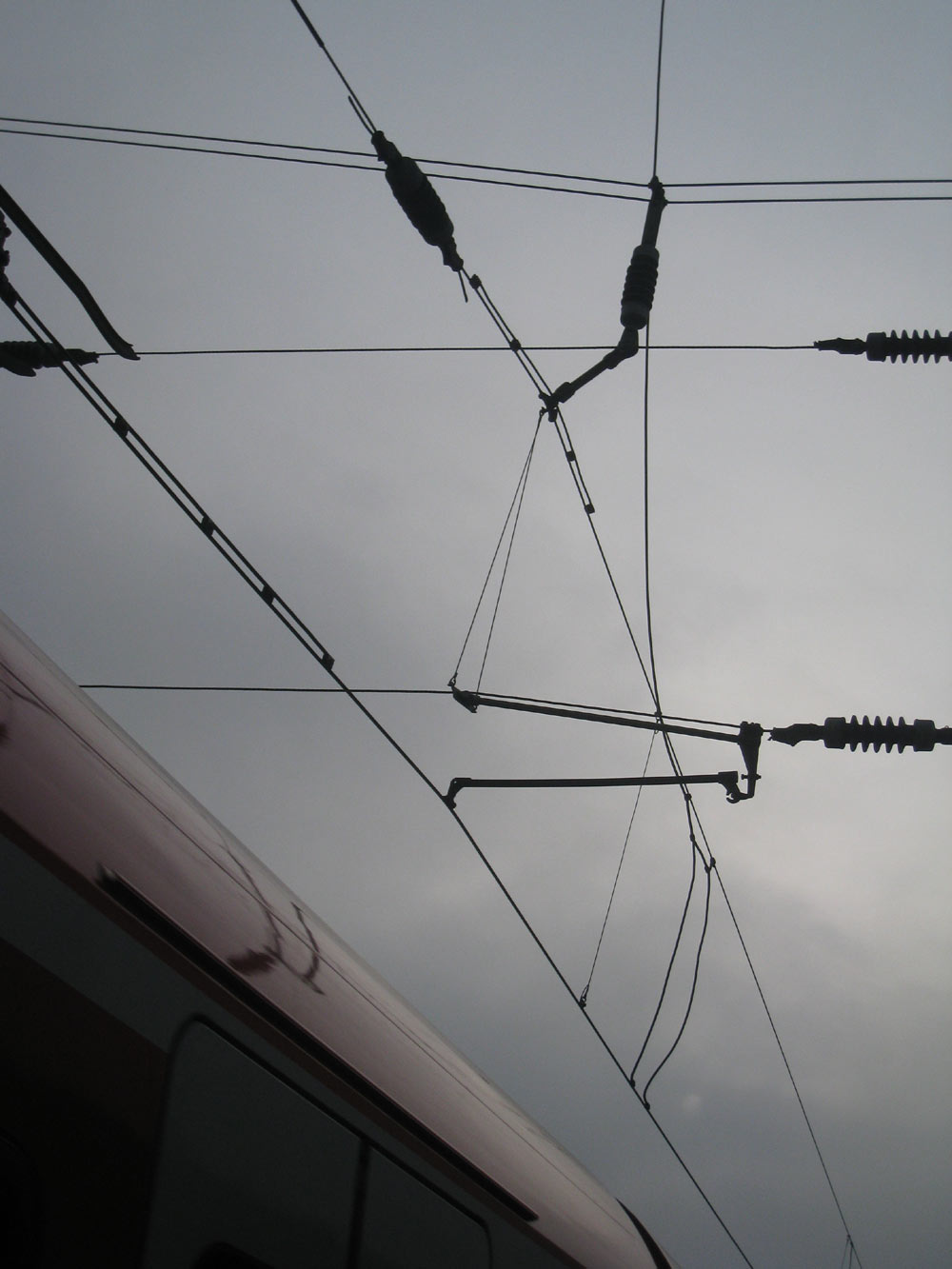 20three.de . Graue Wolken
